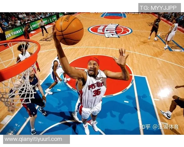 兰德尔赞麦丹在联防中表现突出防守范围广泛堪称优秀护筐者